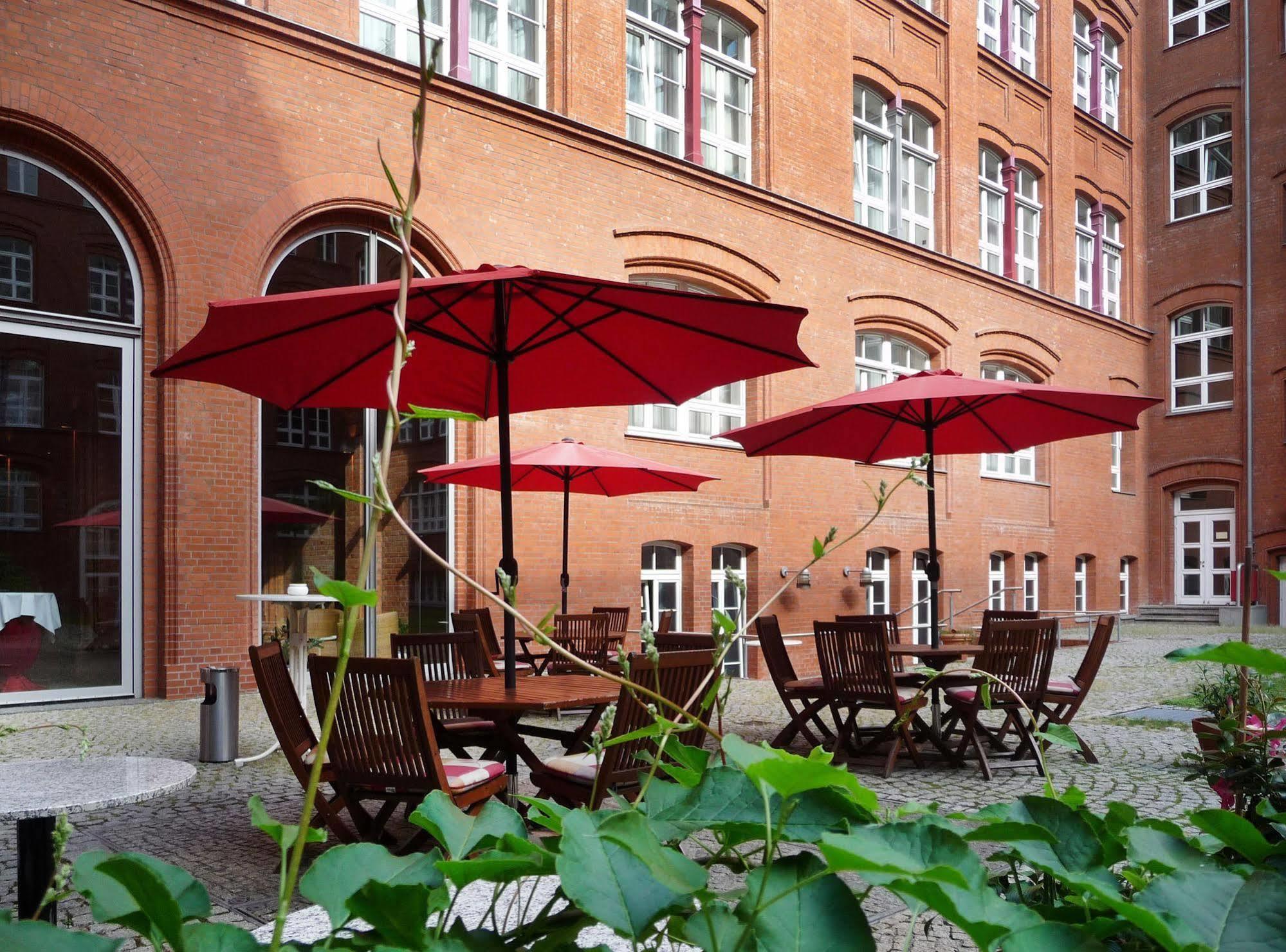 Hotel Berlin Ostbahnhof Exterior photo